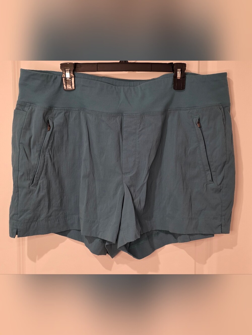 Athleta Trekkie North Short
